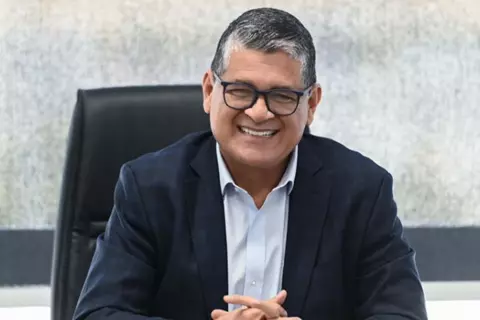 بعد عودته من تشيلي.. أوسكار يجتمع مع حكام تقنية الفيديو